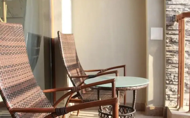 Queshan Lake Arcadia Intl Resort