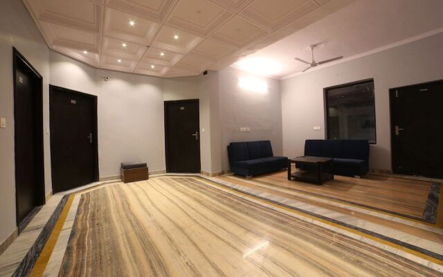 OYO 16536 Hotel Vasko