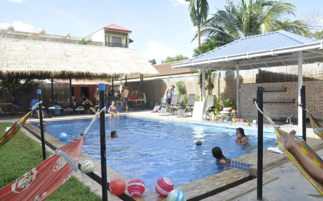 Pool Party Hostel