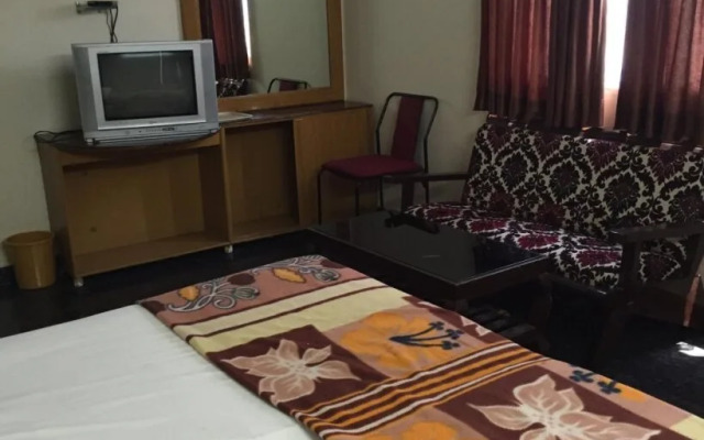 Hotel Abhiram Palace