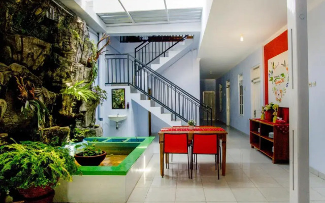 OYO Life 3301 Pondok Eyang Obi