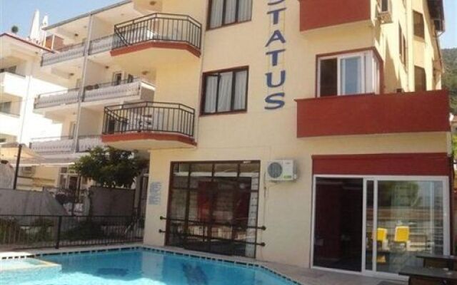 Status Hotel