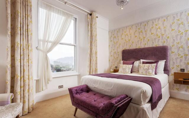 Oakbank House