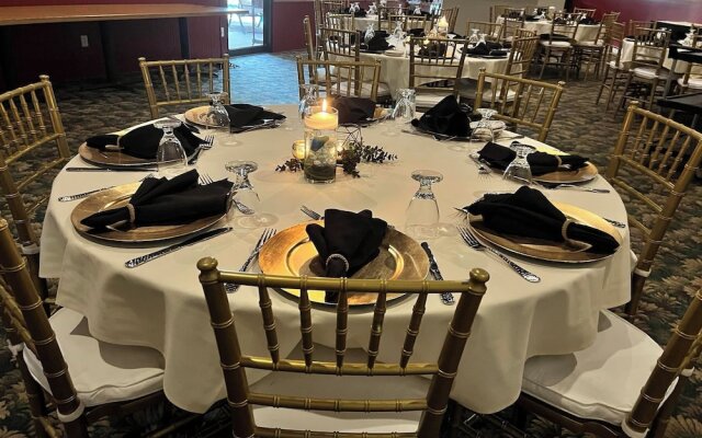 Crookston Inn & Convention Center