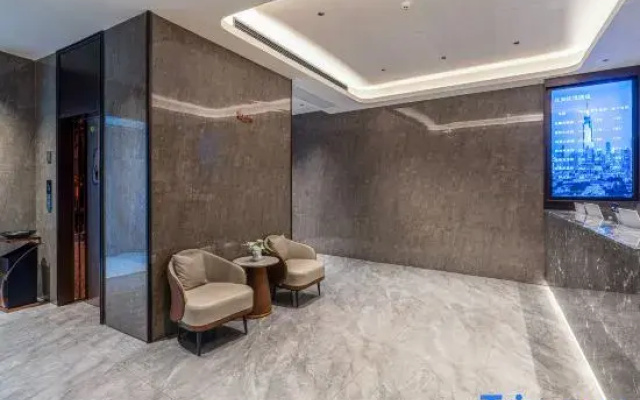 Jiamei Wanyue Hotel (Nanning Sanjie Liangxiang Chaoyang Metro Station Branch)