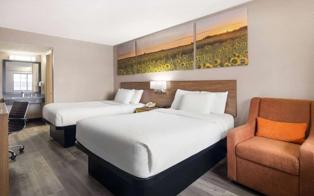 Days Inn & Suites by Wyndham Kokomo