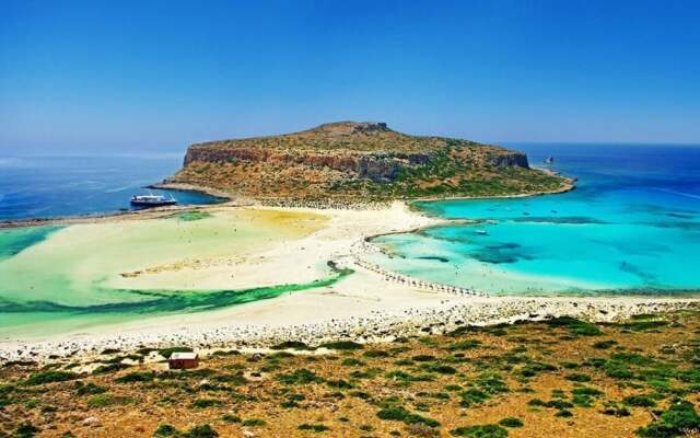 Ilias Villa IN Chania