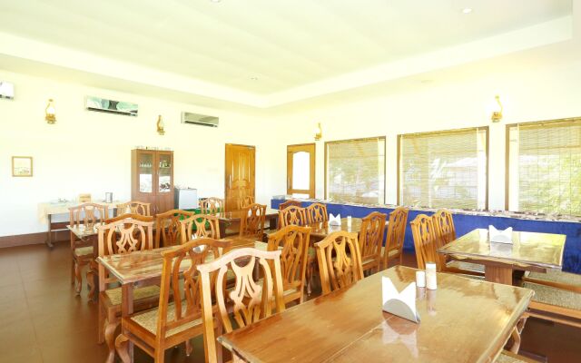 OYO 26874 Manor Backwater Resort