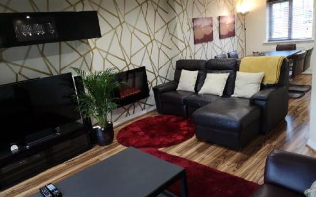 Nightingale Gardens - 4 Bed Detached House - Manchester