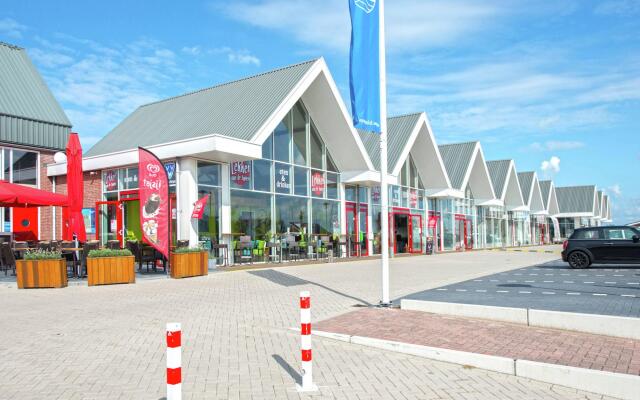 Nice House with Dishwasher, Not Far From Amsterdam