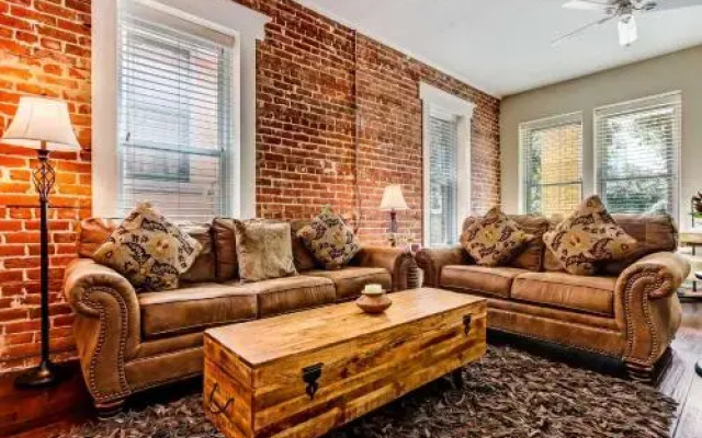 JBH 115 W 2nd Apt #2
