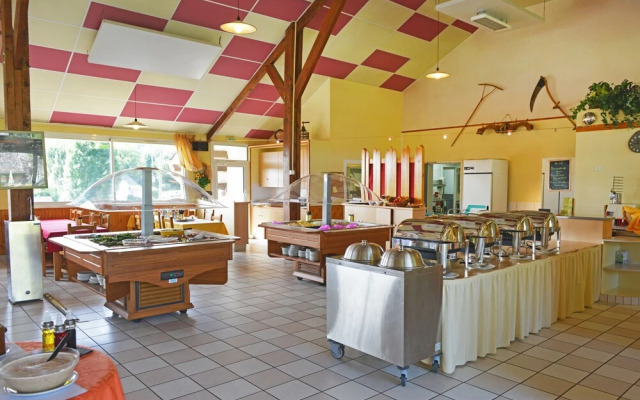 Azureva Brommat En Carladez