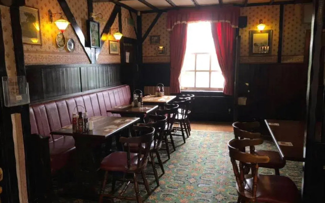 The Dog & Doublet Inn