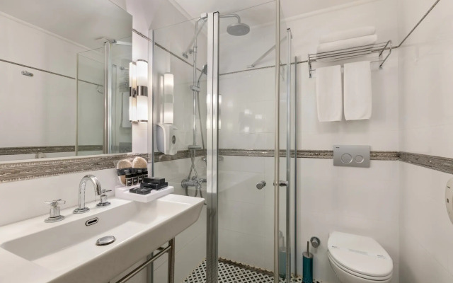 Reo Hotel & Spa
