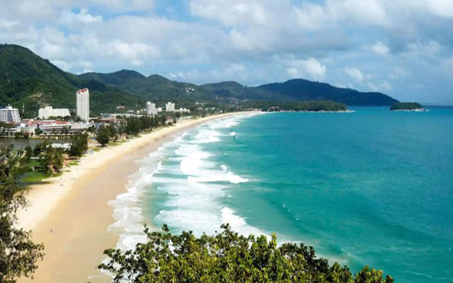 Lap Roi Karon Beachfront