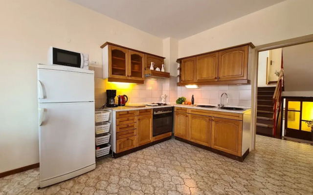 Apartment 743