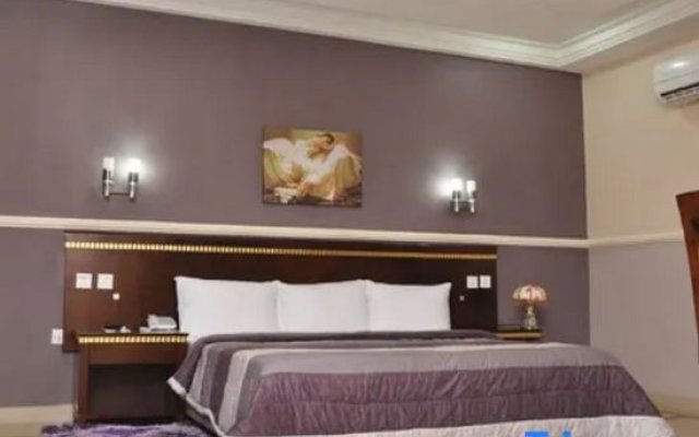 Randekhi Royal Hotel - Gold Wing