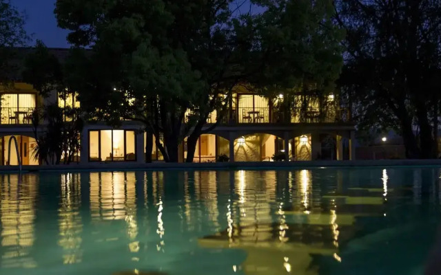 La Perla Hotel
