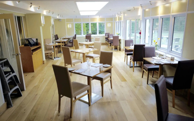 Little Silver Country Hotel