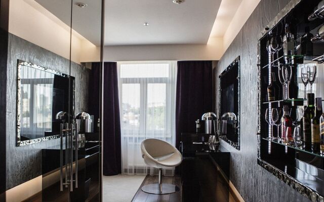 11 Mirrors Design Hotel
