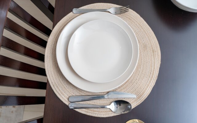 Whitesage - Elegant Apartment With Balcony in Downtown