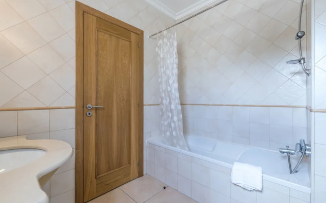 CheckinCheckout - VillaMoura with Private Pool