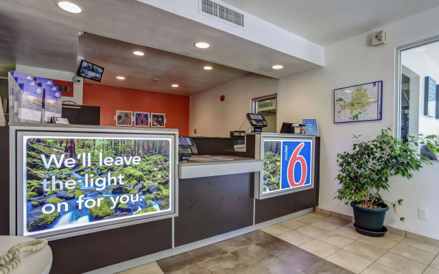 Motel 6 Grants Pass, OR
