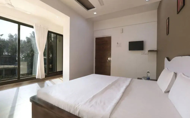 OYO 12817 White house beach resort