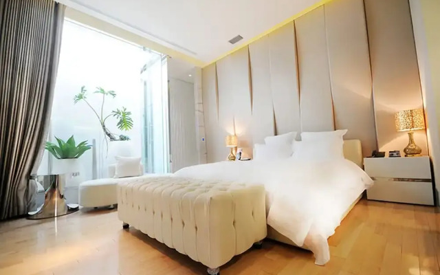 Royal Group Motel Ming Zu Branch