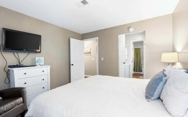 Lake Access Condo Condo for 4!