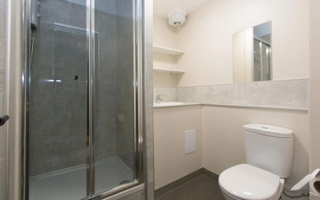 Destiny Student Meadow Court - Campus Accommodation
