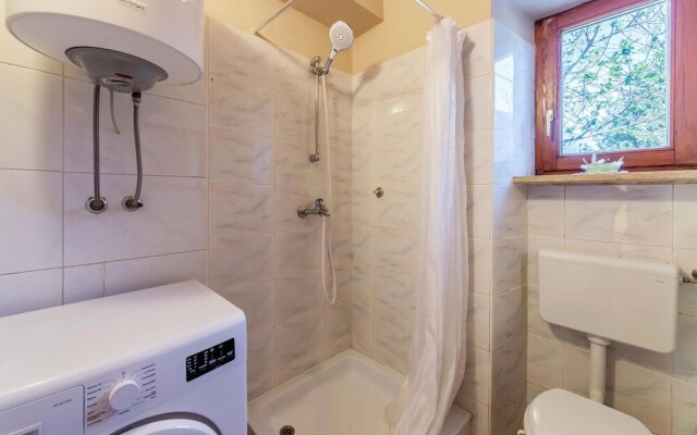 Beautiful Home in Pula With Wifi and 2 Bedrooms