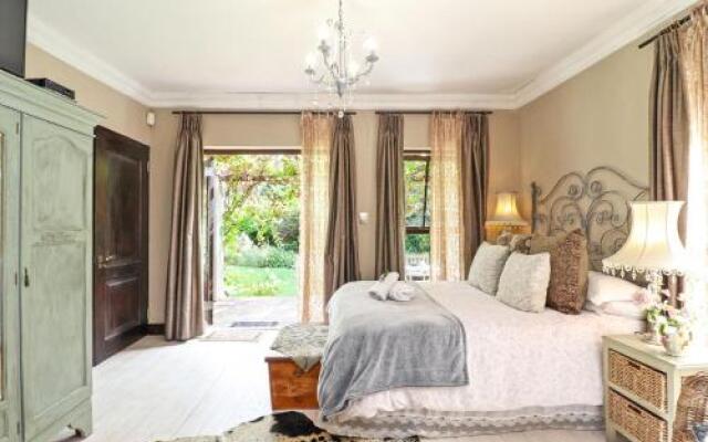 Three Oaks Bed  Breakfast