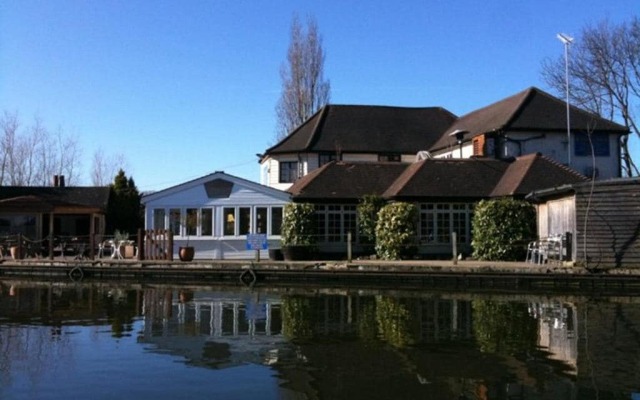 Canal Cottages