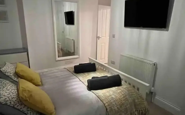 Remarkable 1-bed Seaview Beach Apartment Barmouth