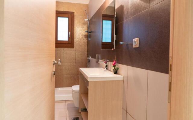 Villa Evzimthea, a wonderful house in the woods