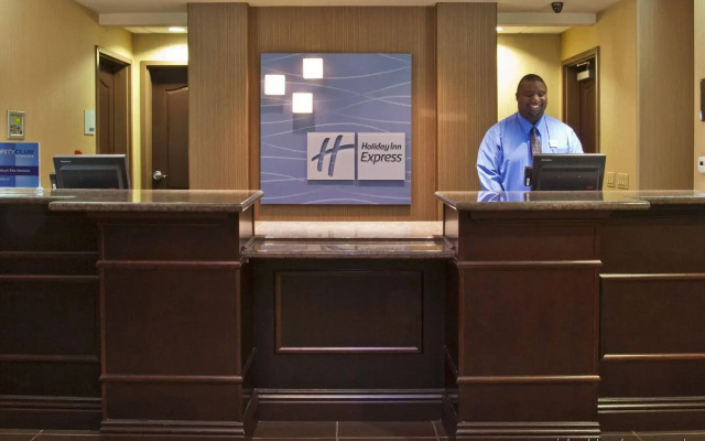 Holiday Inn Express Hotel & Suites Fresno South by IHG