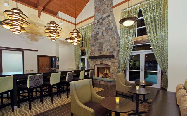 Hampton Inn & Suites Newtown