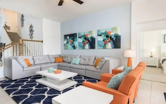 Villa 7799 Basnett Windsor Hills