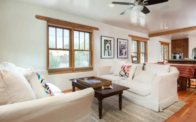 East Alameda - 3 Br Home