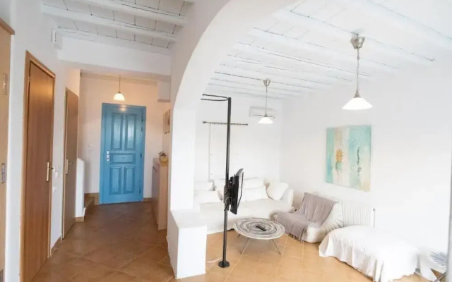 Dreamscape 3-Bedroom Mykonos Hideaway