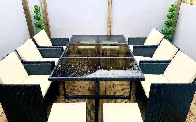 Victory Luxury Hot Tub House