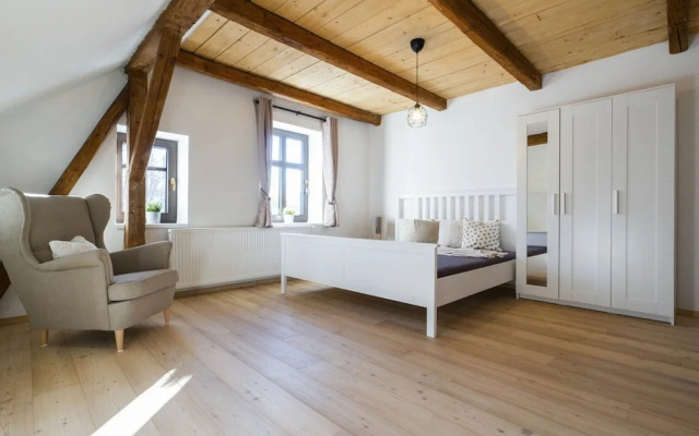 Villa in Rudnik With Private hot tub