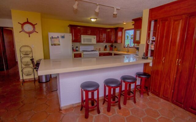 Caracol Peninsula 320 - 3 Br apts