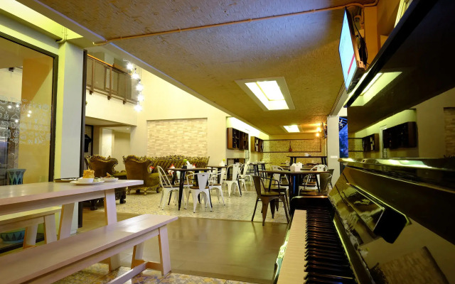 Tibera Hotel Ciumbuleuit