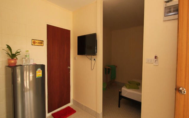 Aajam Riverfront Rooms