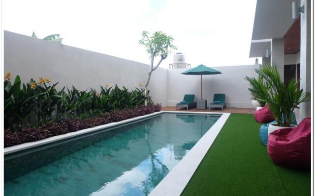 RedDoorz Plus near Canggu Beach