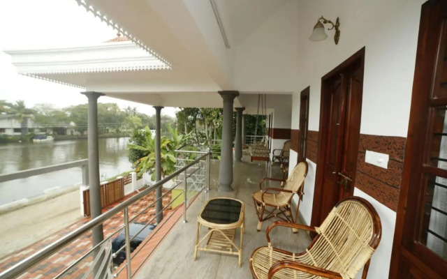 Mango Kerala Houseboats