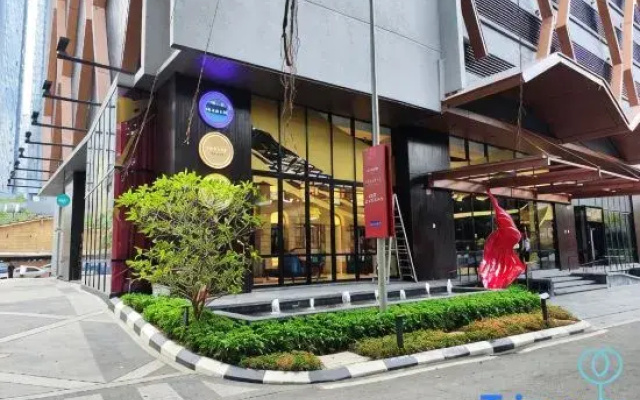 Scarletz Suites Klcc by Signature Apartment