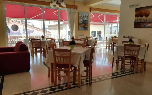 Brati II Beach Hotel
